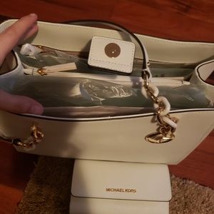 Brand new Michael Kors handbag and wallet
